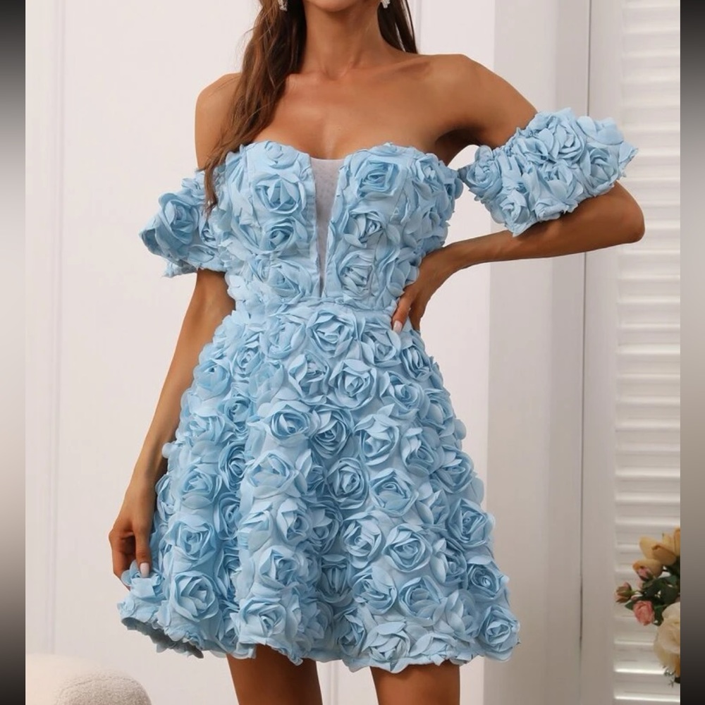 Luxe off shoulder floral appliqué min dress - Picture 2 of 4